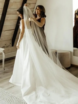Siona | The Shoulder Trumpet Bridal Gown
