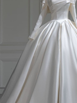 Zavida | Wedding dress with long trail