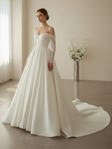 Aurora | Classic wedding gown with detachable train