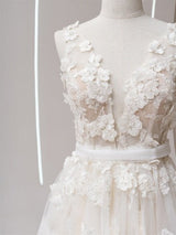 Voila | TRENDY wedding gown with bow sash