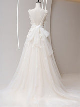 Voila | TRENDY wedding gown with bow sash