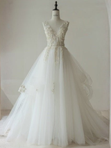 Celine | Tulle bridal dress with V neck