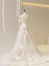 Luna | Elegant wedding gown with appliques