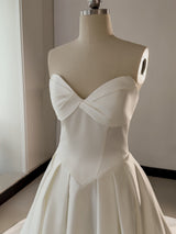 Bella | Sweetheart Romantic wedding dress