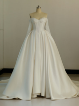 Aurora | Classic wedding gown with detachable train