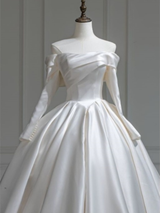 Zavida | Wedding dress with long trail