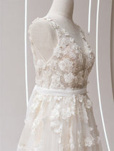 Voila | TRENDY wedding gown with bow sash
