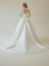 Aurora | Classic wedding gown with detachable train