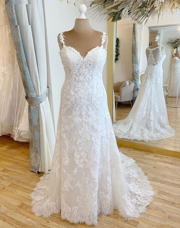 lace wedding dress